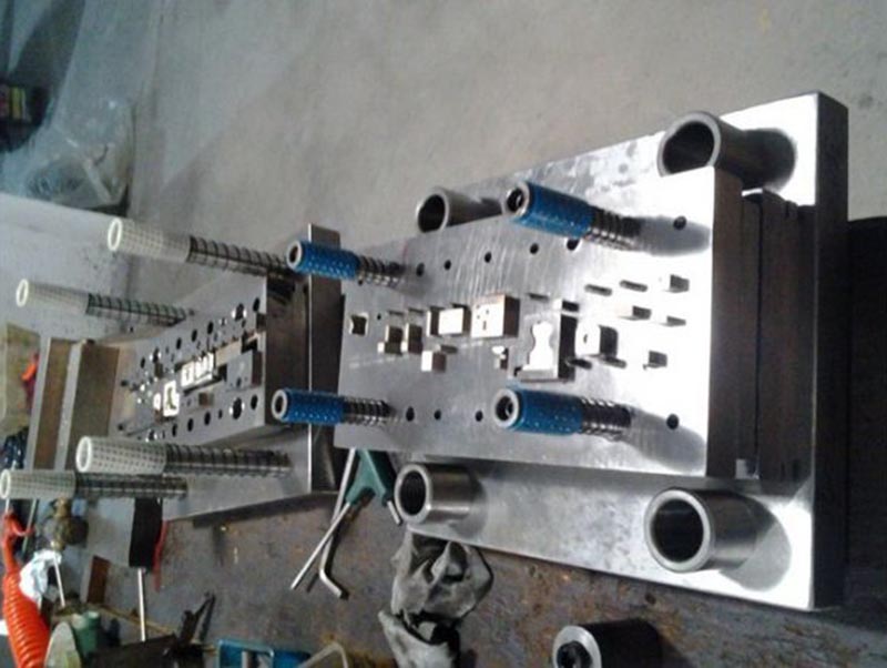 天水模具制造-12