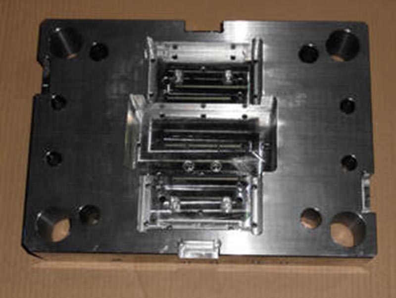 天水精密塑料模-06